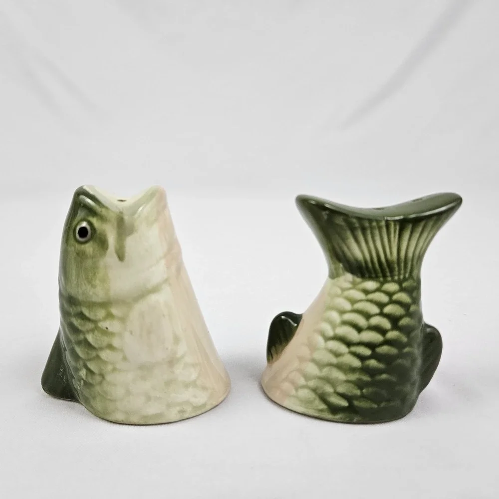 Vintage Bass Fish Head & Tail Salt & Pepper Shakers Ceramic Kitchen Tools